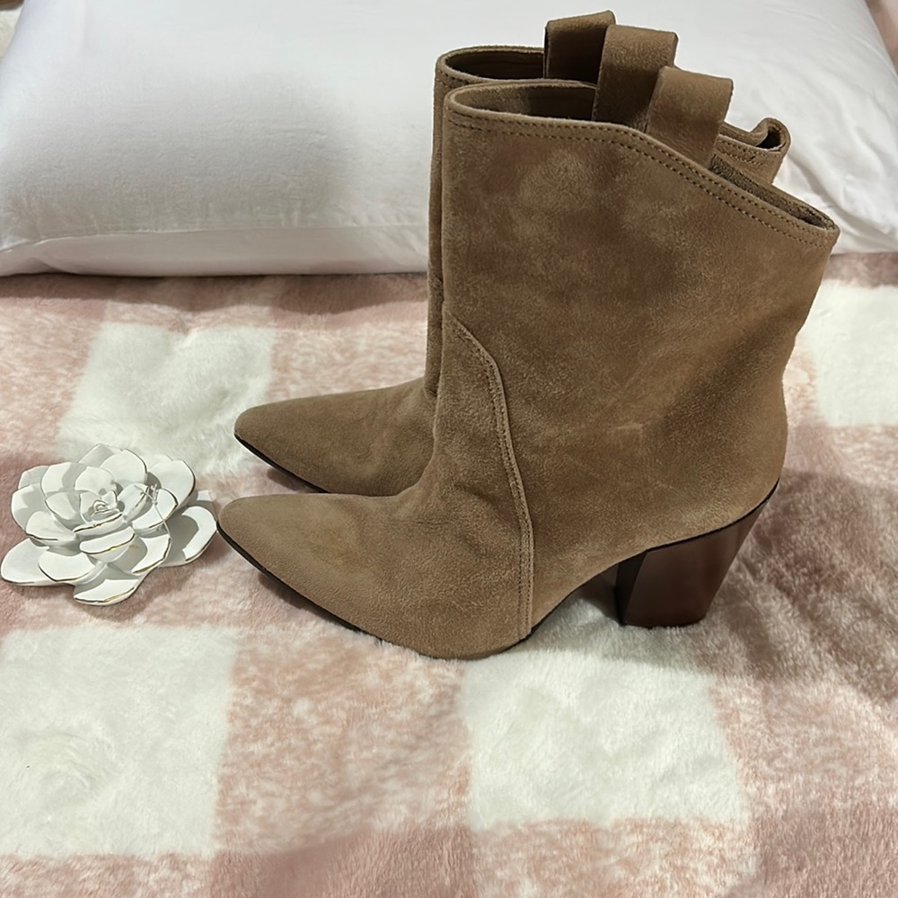 Hazy Boots